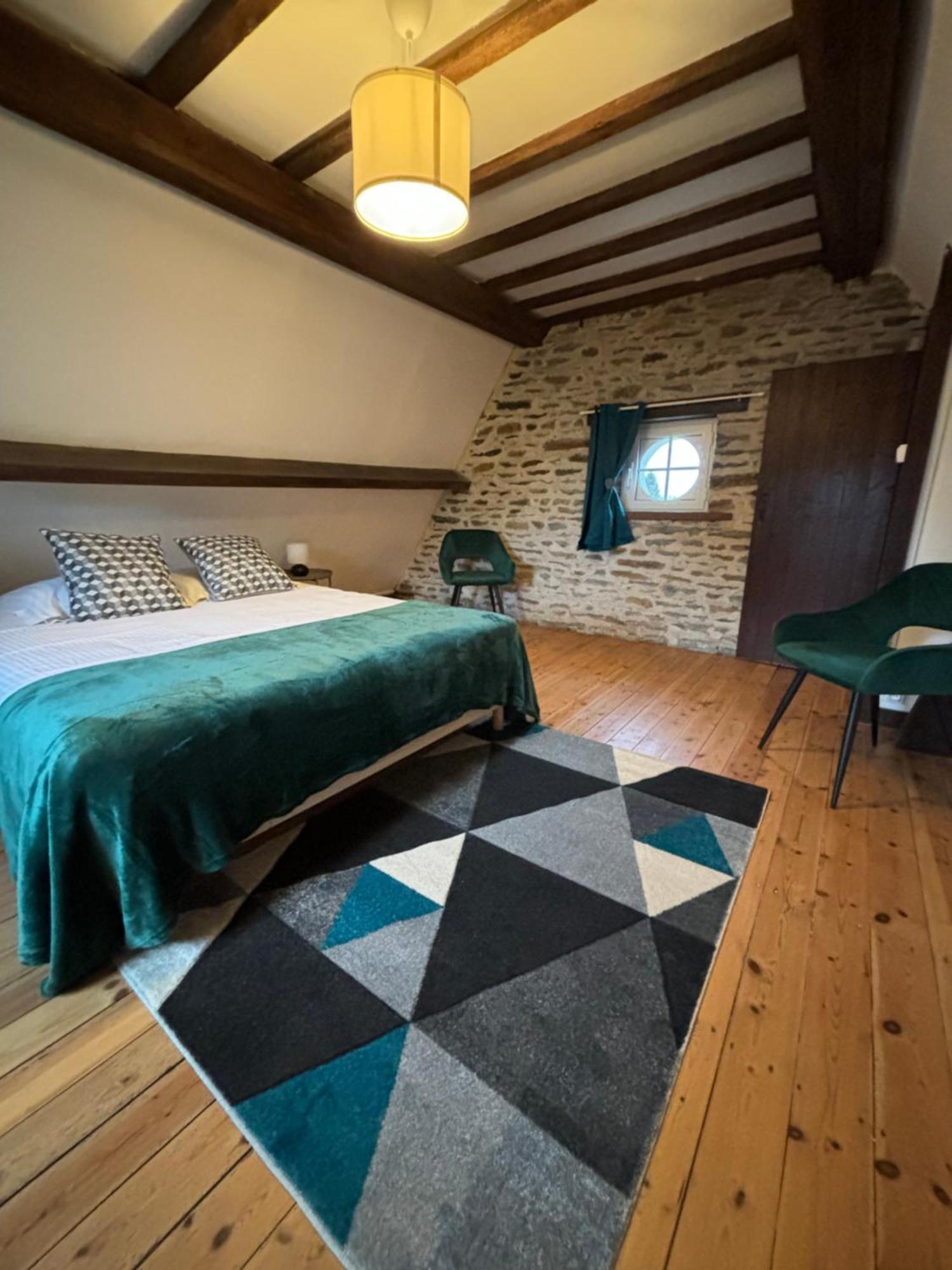 Gite De La Petite Tour Понторсон Экстерьер фото